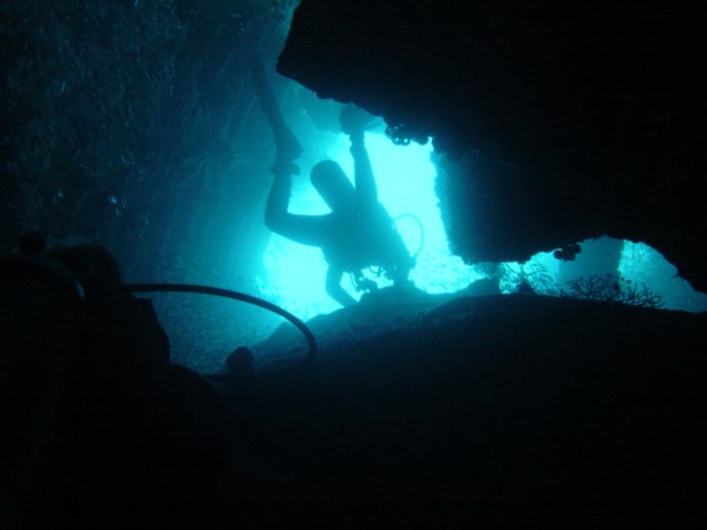 wreckdiving.jpg