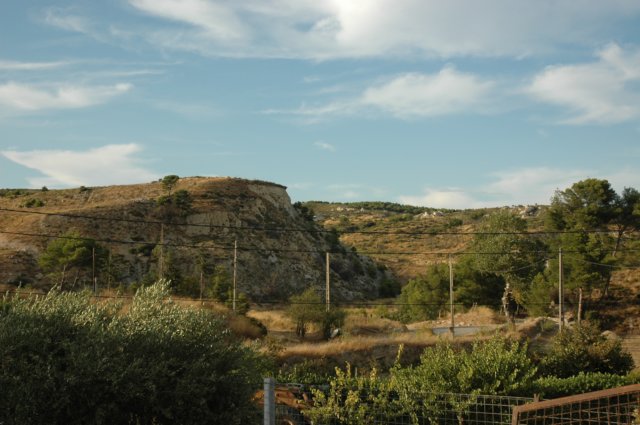 hillsnearmarseille.jpg